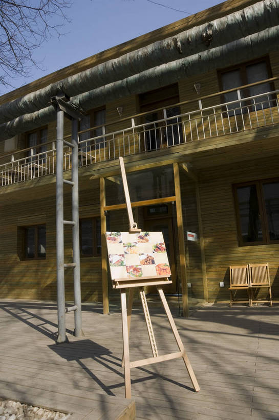 无人,摄影师,竖图,彩色,室外,白天,旅游,水,北京,中国,亚洲,房屋,画板,文化,风景,蓝天,阳光,展示,晴天,展览,近景,摄像师,幽静,bj174