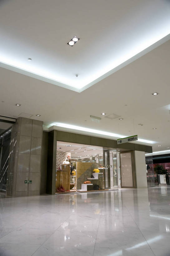 无人,摄影师,竖图,彩色,室内,仰视,购物,消费,城市,商场,北京,中国,亚洲,商品,首都,豪华,东方,现代化,摄影,整洁,专卖店,高档,东亚,摄像师,中华人民共和国,北京市,京,北平,华北地区,朝阳区,旅行,商业,店铺,购物中心,建国路,北京新光天地百货,新光天地,bj174