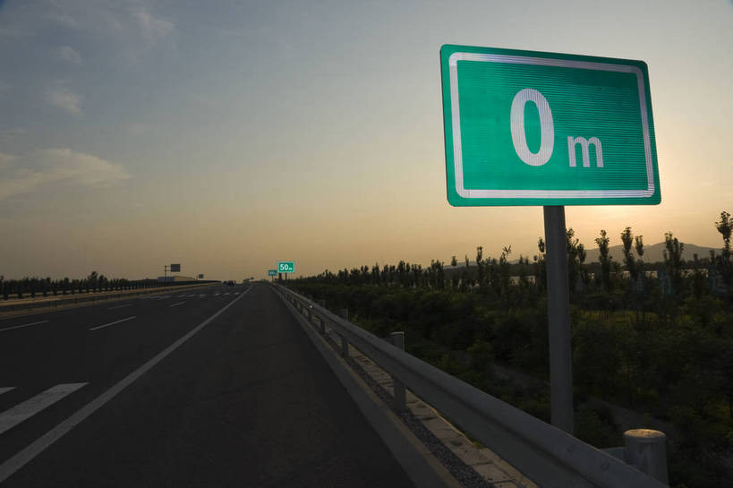 无人,摄影师,横图,彩色,室外,仰视,道路,高速公路,路,指示牌,公路,交通,树木,现代化,摄影,空旷,早晨,平坦,防护林,摄像师,马路,高等级公路,bj174