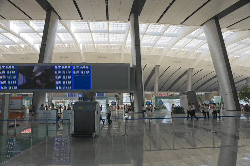 摄影师,火车站,横图,彩色,室内,旅游,城市,建筑,北京,中国,亚洲,灯光,旅客,现代化,风景,经济,整洁,明亮,舒适,候车室,宽敞,摄像师,标志性建筑,北京南站,bj174