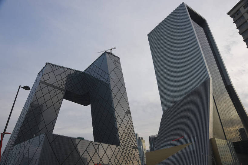 无人,摄影师,横图,彩色,室外,白天,仰视,旅游,城市,建筑,北京,中国,亚洲,高大,现代化,白云,风景,蓝天,阳光,经济,晴天,雄伟,摄像师,高层建筑,标志性建筑,中央电视台,bj174