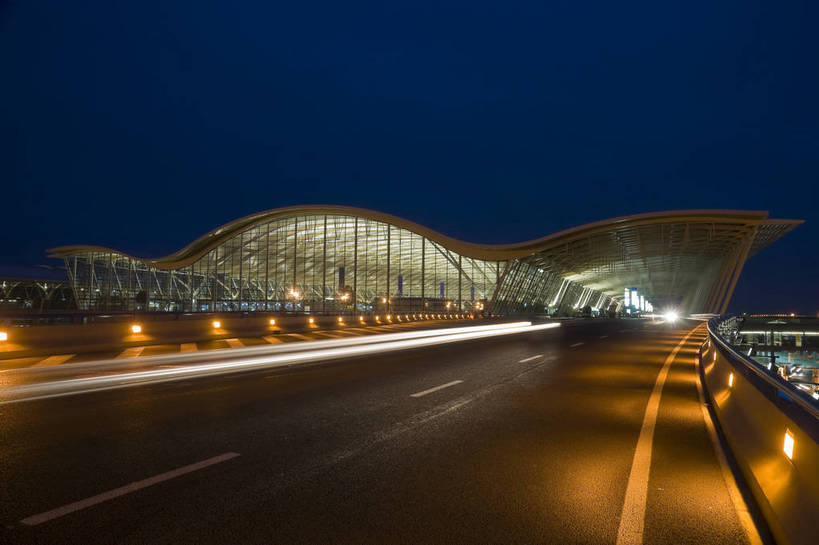 无人,摄影师,横图,彩色,室外,旅游,城市,道路,飞机场,建筑,夜景,中国,亚洲,灯光,建筑物,现代化,风景,经济,摄像师,上海浦东国际机场,bj174