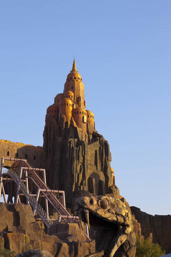 公园,游乐园,竖图,彩色,室外,白天,旅游,度假,名胜古迹,标志建筑,地标,建筑,北京,中国,遗迹,图片,景观,古迹,文物,娱乐,建设,古建筑,享受,休闲,旅游胜地,放松,摄影,游乐设施,儿童乐园,公共场所,欢乐谷,古文明,bj174