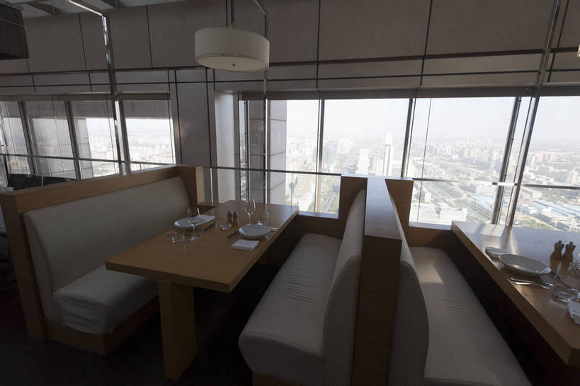 餐厅,咖啡厅,横图,彩色,室内,白天,窗户,城市,建筑,北京,中国,亚洲,图片,景观,首都,现代,现代建筑,休闲,摄影,风光,东亚,中华人民共和国,北京市,京,北平,华北地区,北京CBD,北京商务中心区,中国北京大北窑,bj174