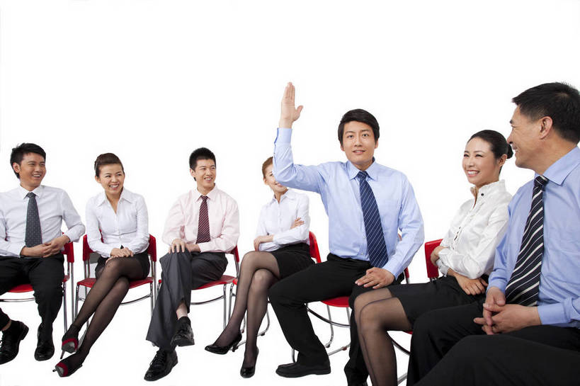 东方人,中年人,伙伴,商务人士,商务男性,商务女性,坐,微笑,横图,彩色,室内,白天,白色背景,正面,衬衫,商务,时尚,性感,友谊,成功,合作,团队,北京,中国,套装,正装,开会,图片,许多人,美丽,年轻,漂亮,现代,排列,发言,一群人,职业,享受,成熟,活力,可爱,美女,自信,摄影,青春,优雅,同伴,商务装,工薪阶层,团结,友情,男人,男性,年轻男性,年轻女性,女人,女性,中年男性,亚洲人,中国人,年轻人,白领,上班族,交谈,举手,全身,影棚拍摄,衬衣,愉快,bj174