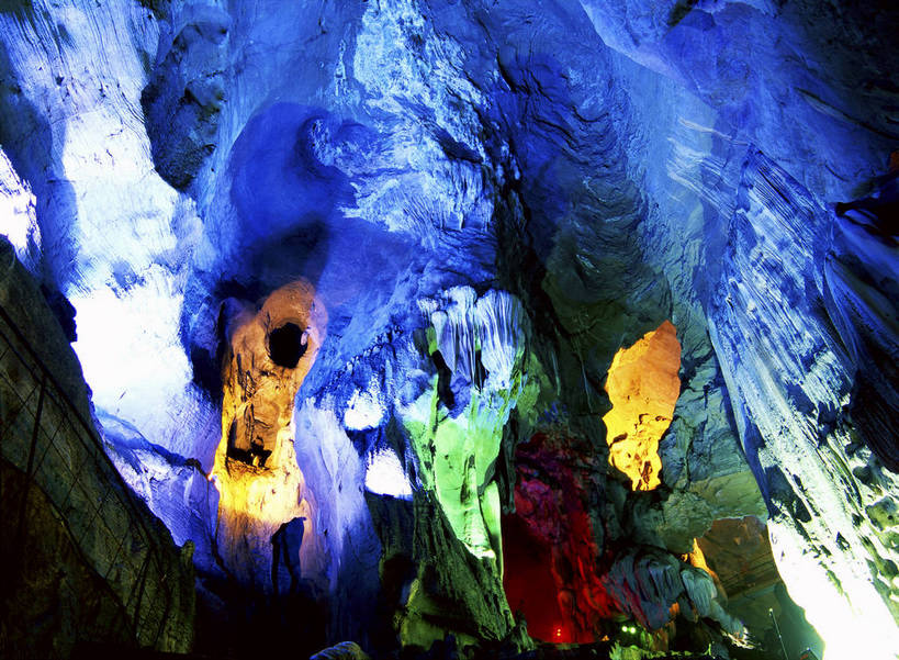 无人,横图,彩色,室外,特写,白天,旅游,度假,名胜古迹,标志建筑,地标,建筑,中国,亚洲,遗迹,光影,图片,古迹,文物,娱乐,建设,古建筑,云南,风景,自然,享受,休闲,旅游胜地,熔岩,放松,摄影,地理,风光,宁静,自然风光,溶洞,古文明,东亚,地貌,云南省,中华人民共和国,西南地区,滇,红河,红河州,红河哈尼族彝族自治州,岩石,地质,泸西县,泸西,阿庐古洞,泸源洞,云南第一洞,bj174