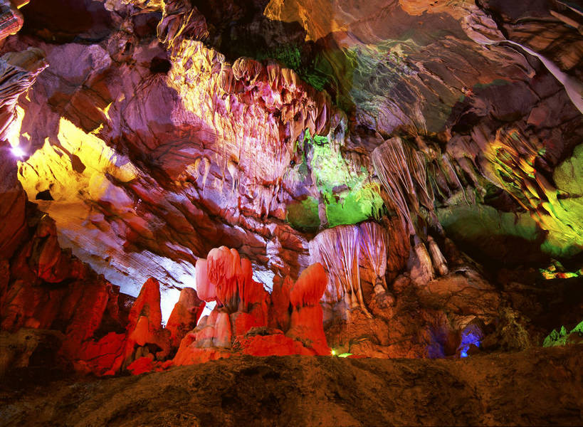 无人,横图,彩色,室外,特写,白天,旅游,度假,名胜古迹,标志建筑,地标,建筑,中国,亚洲,遗迹,光影,图片,古迹,文物,娱乐,建设,古建筑,云南,风景,自然,享受,休闲,旅游胜地,熔岩,放松,摄影,地理,风光,宁静,自然风光,溶洞,古文明,东亚,地貌,云南省,中华人民共和国,西南地区,滇,红河,红河州,红河哈尼族彝族自治州,岩石,地质,泸西县,泸西,阿庐古洞,泸源洞,云南第一洞,bj174