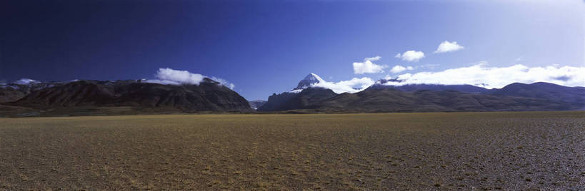 无人,横图,彩色,室外,白天,旅游,度假,草原,美景,名胜古迹,山,雪山,标志建筑,地标,建筑,中国,亚洲,遗迹,图片,高山,山峰,山脚,山峦,古迹,文物,娱乐,建设,古建筑,西藏,白云,风景,蓝天,天空,自然,平原,享受,休闲,远景,旅游胜地,放松,摄影,地理,缭绕,风光,宁静,自然风光,藏,古文明,东亚,西藏自治区,青海,青海省,神山天葬台,中华人民共和国,西南地区,西北地区,阿里,青,玉树州,玉树藏族自治州,险峻,冈仁波齐峰,普兰县,玉树,冈底斯山脉,岗仁布钦,世界之轴,冈仁波齐,吉罗娑山,bj174