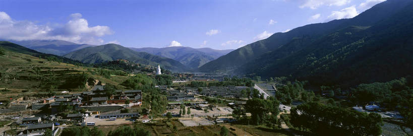 无人,寺庙,横图,彩色,室外,白天,旅游,度假,美景,名胜古迹,山,山脉,标志建筑,地标,建筑,五台山,中国,亚洲,遗迹,图片,景观,云,云朵,云彩,古迹,文物,娱乐,建设,古建筑,白云,风景,蓝天,天空,自然,群山,享受,休闲,远景,旅游胜地,景色,放松,摄影,地理,古代建筑,风光,宁静,中国文化,自然风光,古文明,东亚,山西,山西省,中华人民共和国,华北地区,晋,忻州,忻州市,繁峙县,五台县,清凉山,龙泉寺,传统文化,bj174