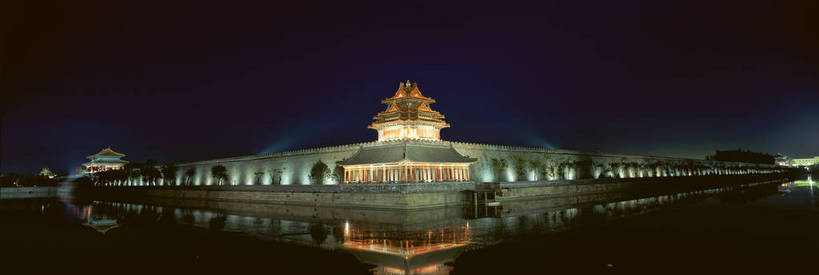 无人,故宫,横图,彩色,室外,夜晚,旅游,度假,河流,名胜古迹,水,标志建筑,地标,建筑,夜景,北京,中国,亚洲,遗迹,光影,图片,河水,景观,水流,文化遗产,首都,辉煌,古迹,历史,文物,娱乐,建设,城墙,古建筑,角楼,历史建筑,天空,紫禁城,享受,休闲,旅游胜地,放松,人文,摄影,中国文化,防御,古文明,东亚,护城河,中华人民共和国,东城区,北京市,京,北平,华北地区,灯火辉煌,故宫博物院,皇宫,北京紫禁城,北京故宫,传统文化,紫禁城角楼,东城,bj174