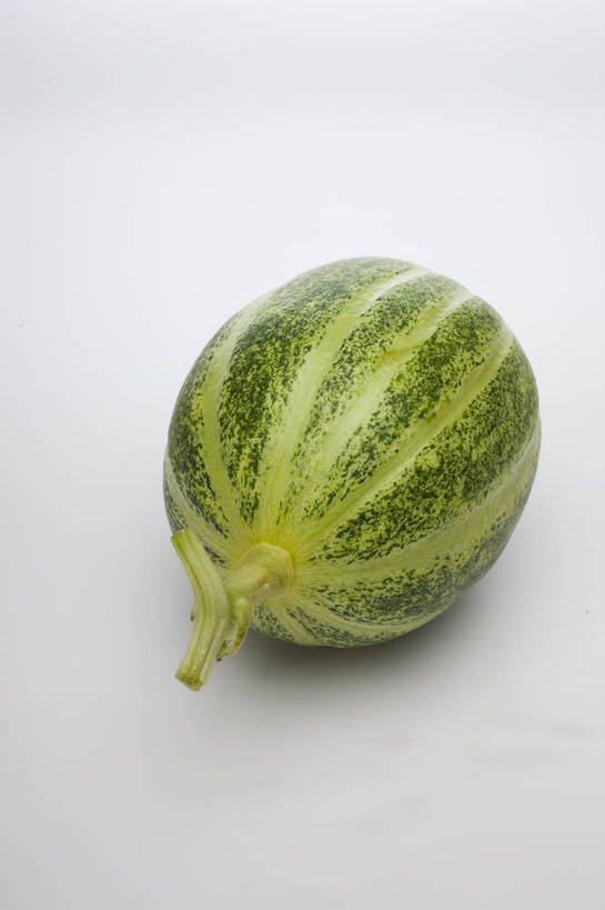 竖图,彩色,室内,特写,抠图,白色背景,水果,中国,亚洲,完整,新鲜,图片,纹理,瓜,美味,食品,营养,食物,一个,绿色,摄影,无公害,东亚,健康食品,影棚拍摄,bj174