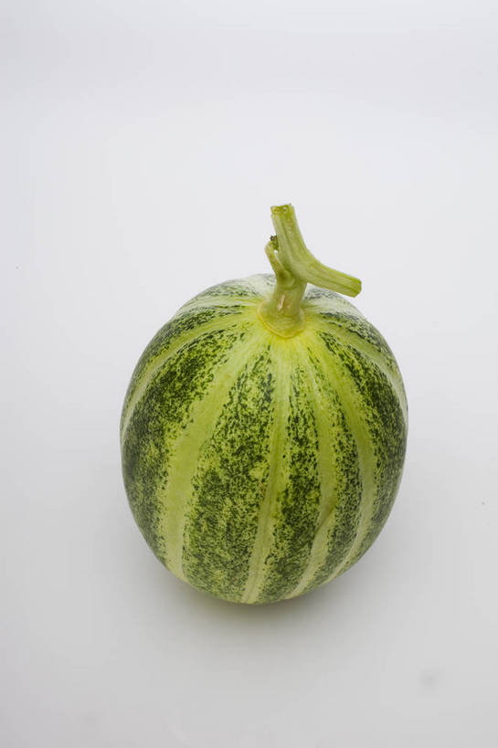 竖图,彩色,室内,特写,抠图,白色背景,水果,中国,亚洲,完整,新鲜,图片,纹理,瓜,美味,食品,营养,食物,一个,绿色,摄影,无公害,东亚,健康食品,影棚拍摄,bj174