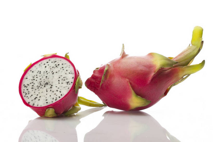 横图,彩色,室内,特写,抠图,白色背景,水果,中国,亚洲,切开,新鲜,图片,美味,食品,内部,营养,火龙果,食物,一个,白色,果肉,一半,摄影,表皮,无公害,瓜瓤,东亚,健康食品,影棚拍摄,红皮,bj174