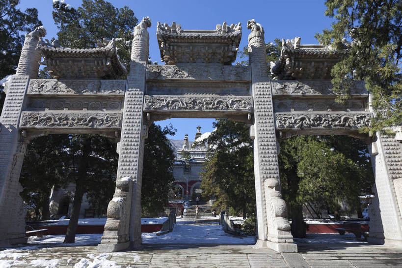 无人,公园,寺庙,横图,彩色,室外,白天,旅游,名胜古迹,植物,标志建筑,地标,建筑,北京,中国,亚洲,节日,图片,建筑群,牌坊,牌楼,首都,古典,文化,建设,树,树木,绿色,天空,自然,祈祷,健康,旅游胜地,安静,许愿,摄影,宗教,佛教,信仰,生长,成长,纪念,祈求,文明,中国文化,东亚,香山,海淀区,香山公园,中华人民共和国,北京市,京,北平,华北地区,释教,古代文明,平安,旅行,传统文化,静宜园,碧云寺,bj174