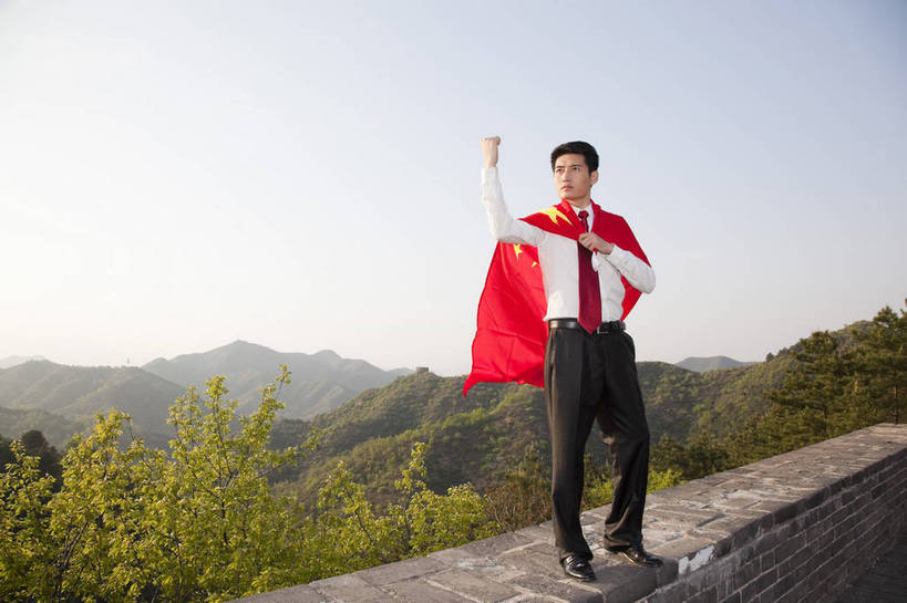 东方人,成年人,中年人,一个人,商务人士,商务男性,站,微笑,横图,彩色,室外,白天,正面,衬衫,西装,旅游,度假,商务,时尚,成功,名胜古迹,山,山脉,树林,标志建筑,地标,建筑,国旗,长城,中国,套装,正装,遗迹,图片,山峰,文化遗产,山峦,古迹,文物,娱乐,红旗,建设,现代,城墙,古建筑,仅一个年轻男性,天空,自然,群山,职业,享受,休闲,旅游胜地,成熟,放松,自信,摄影,古代建筑,青春,山脊,披着,商务装,工薪阶层,古文明,爱国,河北,精明,伟大,金山岭长城,金山岭,男人,男性,年轻男性,亚洲人,中国人,年轻人,白领,上班族,全身,衬衣,愉快,bj174