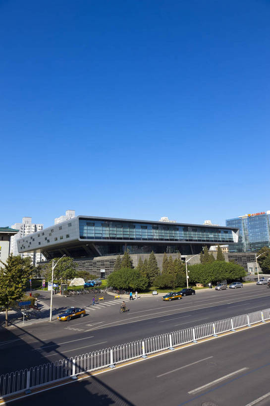 无人,图书馆,竖图,彩色,室外,白天,旅游,城市风光,城市,道路,建筑,北京,中国,亚洲,图片,首都,辉煌,现代建筑,天空,阳光,旅游胜地,安静,摄影,经济,公共设施,文明,中国文化,公共场所,东亚,发展,海淀区,中华人民共和国,北京市,京,北平,华北地区,繁荣,国家图书馆,旅行,中国国家图书馆,北京图书馆,中关村大街,中关村南大街,中国国家图书馆新馆,bj174