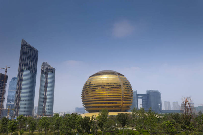 广场,横图,彩色,室外,白天,旅游,办公楼,城市风光,城市,建筑,中国,游人,图片,景观,公寓,辉煌,现代建筑,浙江,天空,绿地,地标建筑,旅游胜地,摩天大厦,摄影,经济,杭州,文明,中国文化,国际会议中心,发展,繁荣,马路,旅行,bj174