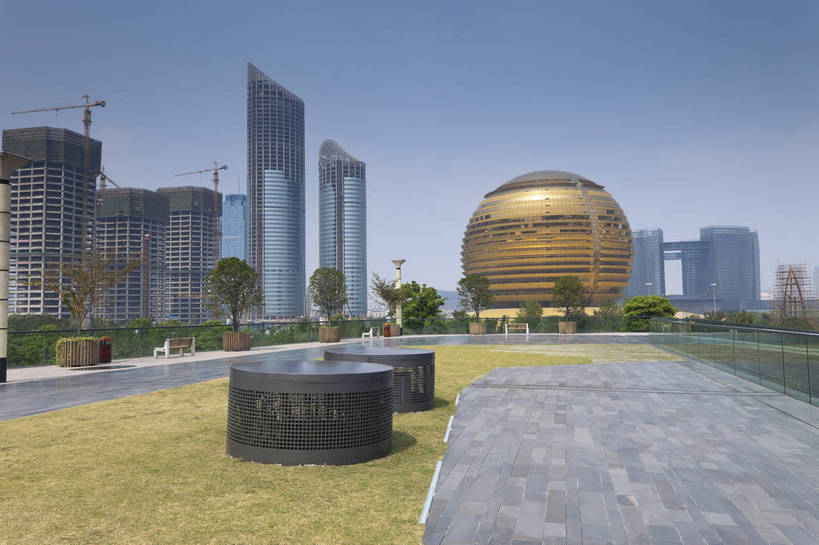 广场,横图,彩色,室外,白天,旅游,办公楼,城市风光,城市,建筑,中国,游人,图片,景观,公寓,辉煌,现代建筑,浙江,天空,绿地,地标建筑,旅游胜地,摩天大厦,摄影,经济,杭州,文明,中国文化,国际会议中心,发展,繁荣,马路,旅行,bj174