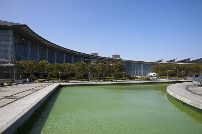 公园,广场,横图,彩色,室外,白天,旅游,办公楼,城市风光,城市,建筑,上海,中国,游人,图片,建筑群,辉煌,浦东,现代建筑,天空,地标建筑,旅游胜地,摩天大厦,摄影,经济,文明,中国文化,世纪大道,发展,繁荣,旅行,bj174