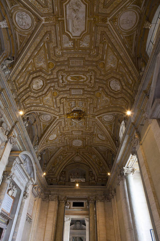 教堂,竖图,彩色,室外,白天,旅游,度假,名胜古迹,标志建筑,地标,建筑,梵蒂冈,遗迹,艺术,彩绘,浮雕,图片,屋顶,建筑群,古典,辉煌,内部,古迹,文物,娱乐,建设,古建筑,石刻,历史建筑,地标建筑,享受,休闲,旅游胜地,放松,摄影,宗教,基督教,文明,古文明,世界文化遗产,圣彼得教堂,古代文明,旅行,传统文化,bj174