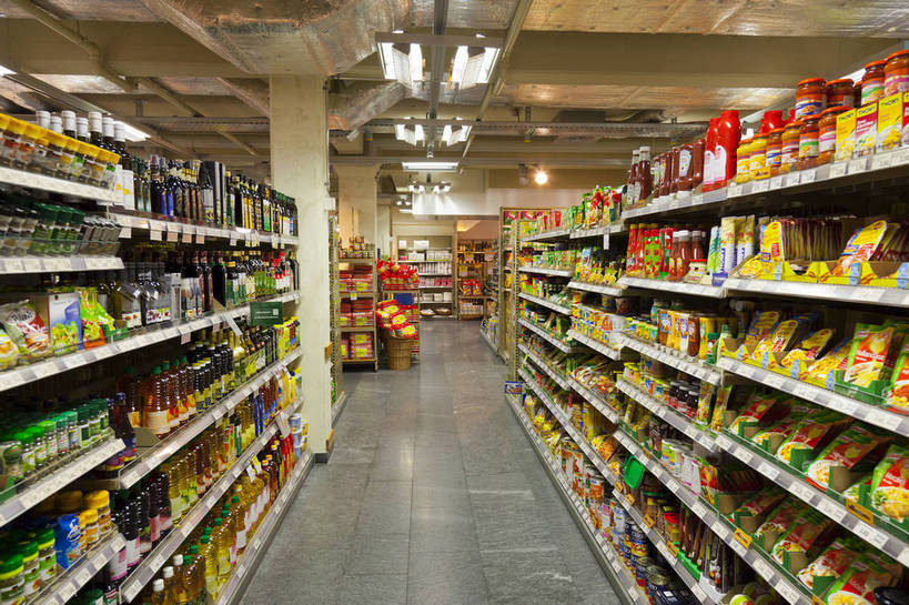 商店,横图,彩色,室内,白天,购物,旅游,城市风光,超市,城市,建筑,瑞士,游人,图片,辉煌,现代建筑,旅游胜地,摄影,经济,文明,发展,卢塞恩,繁荣,旅行,bj174