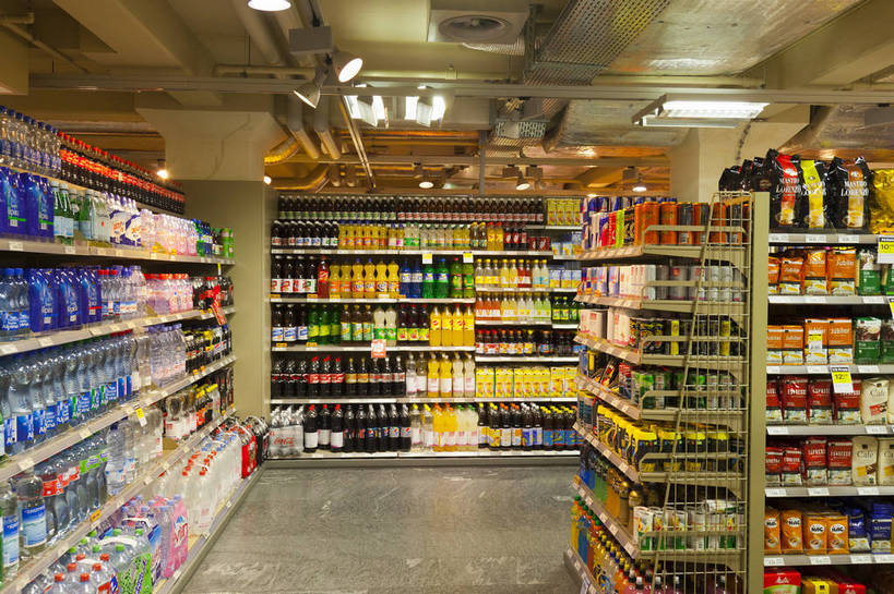 商店,横图,彩色,室内,白天,购物,旅游,城市风光,超市,城市,建筑,瑞士,游人,图片,辉煌,现代建筑,旅游胜地,摄影,经济,文明,发展,卢塞恩,繁荣,旅行,bj174