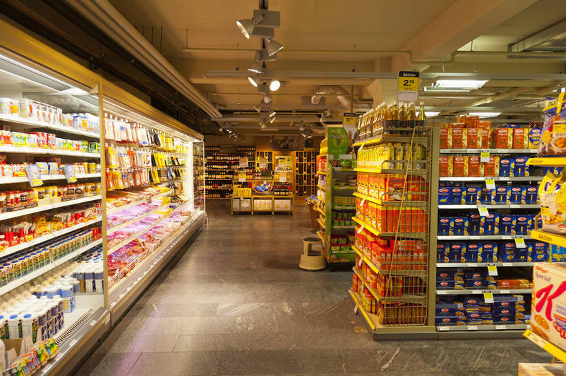 商店,横图,彩色,室内,白天,购物,旅游,城市风光,超市,城市,建筑,瑞士,游人,图片,辉煌,现代建筑,旅游胜地,摄影,经济,文明,发展,卢塞恩,繁荣,旅行,bj174