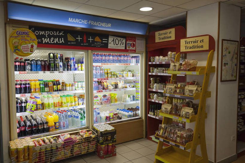 商店,横图,彩色,室内,白天,旅游,城市风光,城市,建筑,法国,游人,商品,图片,辉煌,现代建筑,柜台,旅游胜地,摄影,经济,文明,发展,繁荣,旅行,bj174