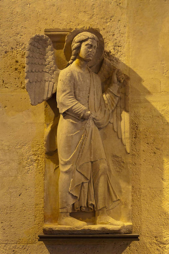 博物馆,竖图,彩色,室内,白天,旅游,度假,名胜古迹,标志建筑,地标,建筑,法国,巴黎,遗迹,艺术,人像,雕像,图片,建筑群,卢浮宫,古典,古迹,文物,娱乐,建设,古建筑,地标建筑,享受,休闲,旅游胜地,放松,摄影,文明,古文明,世界文化遗产,古代文明,旅行,传统文化,bj174