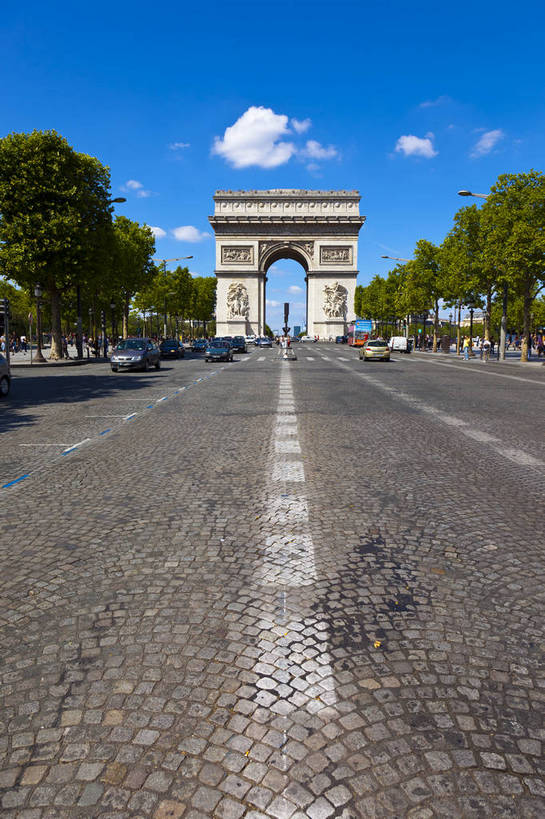 竖图,彩色,室外,白天,旅游,名胜古迹,城市风光,城市,建筑,街道,法国,凯旋门,巴黎,游人,图片,景观,辉煌,现代建筑,天空,地标建筑,旅游胜地,摄影,经济,文明,发展,戴高乐广场,繁荣,香榭丽舍大街,旅行,bj174