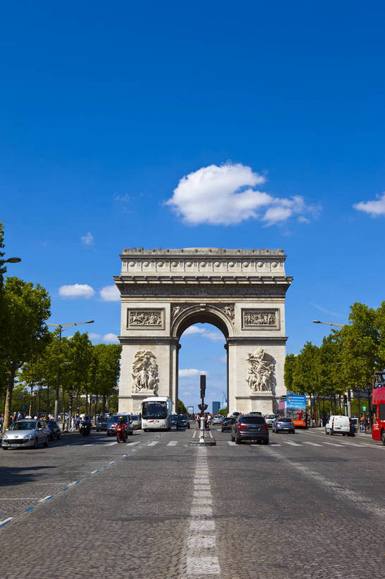 竖图,彩色,室外,白天,旅游,名胜古迹,城市风光,城市,建筑,街道,法国,凯旋门,巴黎,游人,图片,景观,辉煌,现代建筑,天空,地标建筑,旅游胜地,摄影,经济,文明,发展,戴高乐广场,繁荣,香榭丽舍大街,旅行,bj174