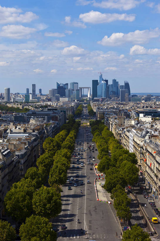 竖图,彩色,室外,白天,旅游,名胜古迹,城市风光,城市,建筑,街道,法国,巴黎,游人,图片,景观,辉煌,现代建筑,天空,地标建筑,旅游胜地,摄影,经济,文明,发展,拉德芳斯,繁荣,香榭丽舍大街,新凯旋门,旅行,bj174