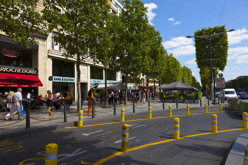 横图,彩色,室外,白天,旅游,名胜古迹,城市风光,城市,建筑,街道,法国,凯旋门,巴黎,游人,图片,景观,辉煌,现代建筑,天空,地标建筑,旅游胜地,摄影,经济,文明,发展,戴高乐广场,繁荣,香榭丽舍大街,旅行,bj174