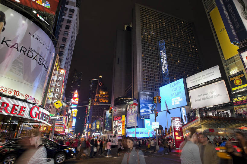 广场,横图,彩色,室外,特写,旅游,办公楼,美景,城市风光,城市,道路,建筑,街道,路,霓虹灯,商场,夜景,公路,纽约,美国,游人,广告牌,图片,景观,灯光,曼哈顿,交通,辉煌,现代建筑,旅游胜地,摩天大厦,景色,摄影,时代广场,文明,发展,灯火辉煌,繁荣,马路,旅行,购物中心,bj174