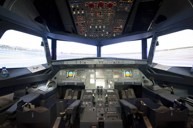 无人,博物馆,横图,彩色,室内,特写,白天,旅游,航天,科技,飞机,建筑,华盛顿,美国,科学,图片,辉煌,设备,航空,现代建筑,旅游胜地,摄影,文明,细节,仪表盘,驾驶舱,发展,繁荣,国家航空航天博物馆,试验,旅行,bj174