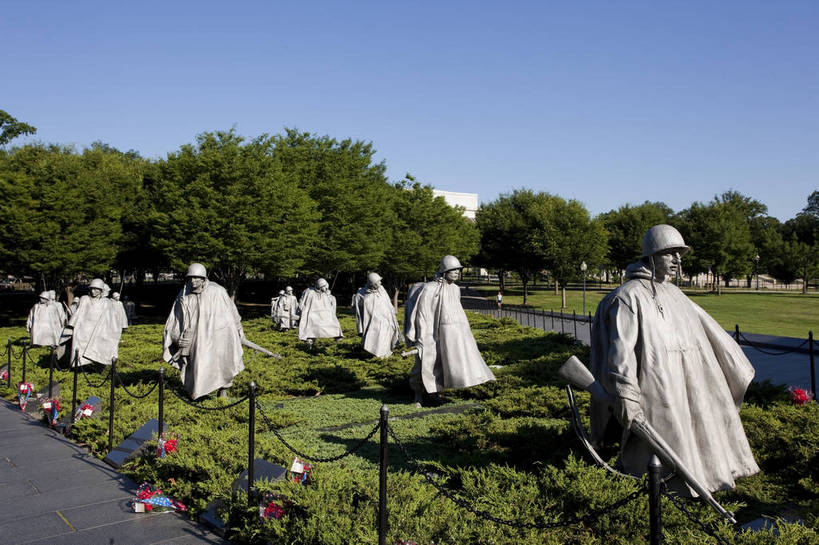 无人,公园,横图,彩色,室外,白天,旅游,度假,草坪,名胜古迹,树林,城市风光,标志建筑,城市,地标,建筑,雕塑,华盛顿,美国,遗迹,雕像,图片,纪念碑,辉煌,古迹,文物,娱乐,建设,古建筑,现代建筑,天空,绿地,享受,休闲,旅游胜地,放松,摄影,纪念,文明,古文明,发展,繁荣,朝鲜战争纪念碑,旅行,朝鲜战争,bj174