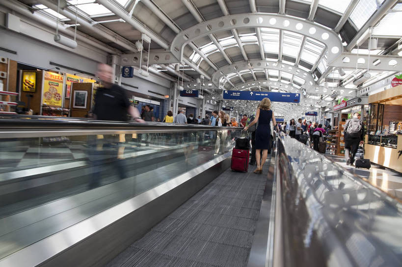 机场,横图,彩色,室内,特写,白天,旅游,建筑,美国,游客,图片,扶梯,通道,交通,辉煌,候机厅,现代建筑,航站楼,旅游胜地,运输,摄影,文明,细节,发展,芝加哥,繁荣,旅行,芝加哥机场,bj174