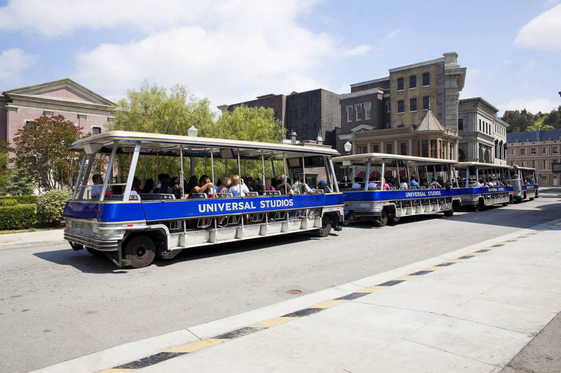 游乐园,横图,彩色,室外,白天,旅游,度假,美景,城市风光,道路,建筑,街道,路,游览车,公路,美国,游客,图片,景观,交通,辉煌,现代建筑,游玩,假日,旅游胜地,景色,摄影,文明,发展,洛杉矶,影城,繁荣,环球影城,马路,旅行,bj174
