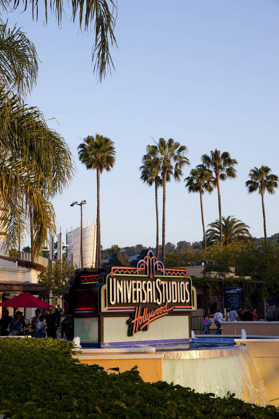 游乐园,竖图,彩色,室外,白天,旅游,城市风光,建筑,美国,游客,标志,图片,辉煌,现代建筑,旅游胜地,摄影,文明,发展,好莱坞,洛杉矶,影城,繁荣,环球影城,旅行,bj174