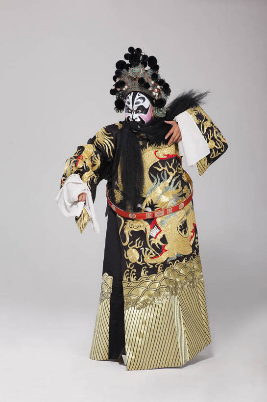 中年人,一个人,演员,竖图,彩色,白色背景,正面,化妆,北京,中国,亚洲,仅一个人,表演,艺术,造型,鲜艳,头饰,图片,注视,文化,脸谱,观察,看,站着,表情,展示,姿势,摄影,服饰,观看,功夫,动作,察看,关注,中国文化,戏剧,民族服饰,演出服,京剧,东亚,戏曲,国粹,官员,男人,中年男性,中国人,全身,影棚拍摄,化装,中国戏曲,传统文化,丞相,舞台妆,角色,花脸,净,bj174