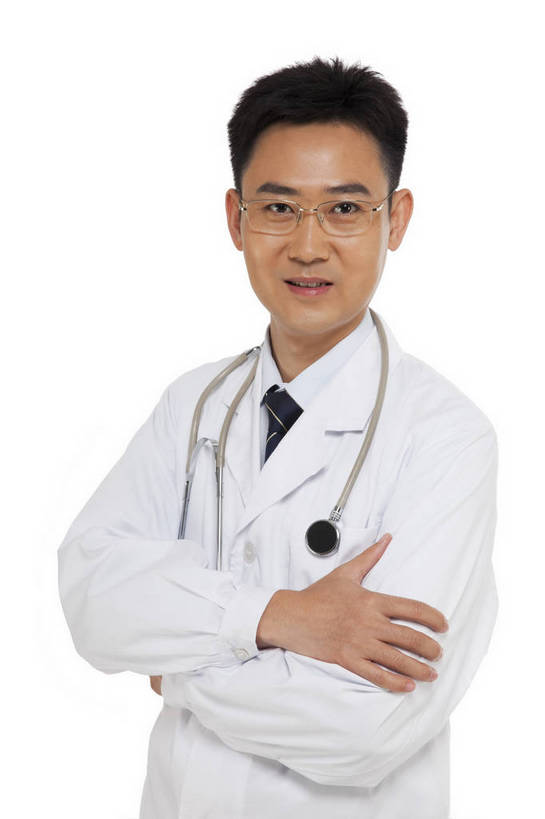 东方人,中年人,医生,站,微笑,竖图,彩色,室内,白天,白色背景,正面,时尚,智慧,成功,职员,北京,中国,仅一个人,工作,图片,职业装,现代,听诊器,医护人员,医疗人员,职业,成熟,稳重,自信,摄影,青春,医疗,戴眼镜,端庄,精明,聪明,男人,男性,年轻男性,亚洲人,中国人,年轻人,白领,大夫,商人,上班族,半身,影棚拍摄,愉快,白领阶层,办公室职员,bj174