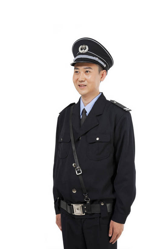 东方人,中年人,站,竖图,彩色,室内,白天,白色背景,侧面,商务,时尚,智慧,安全,成功,职员,北京,中国,仅一个人,正装,图片,职业装,现代,工人,职业,成熟,自信,摄影,青春,精明,保卫,聪明,男人,男性,年轻男性,亚洲人,中国人,年轻人,白领,保安,商人,上班族,员工,半身,影棚拍摄,愉快,匠人,劳动者,体力工,白领阶层,办公室职员,bj174