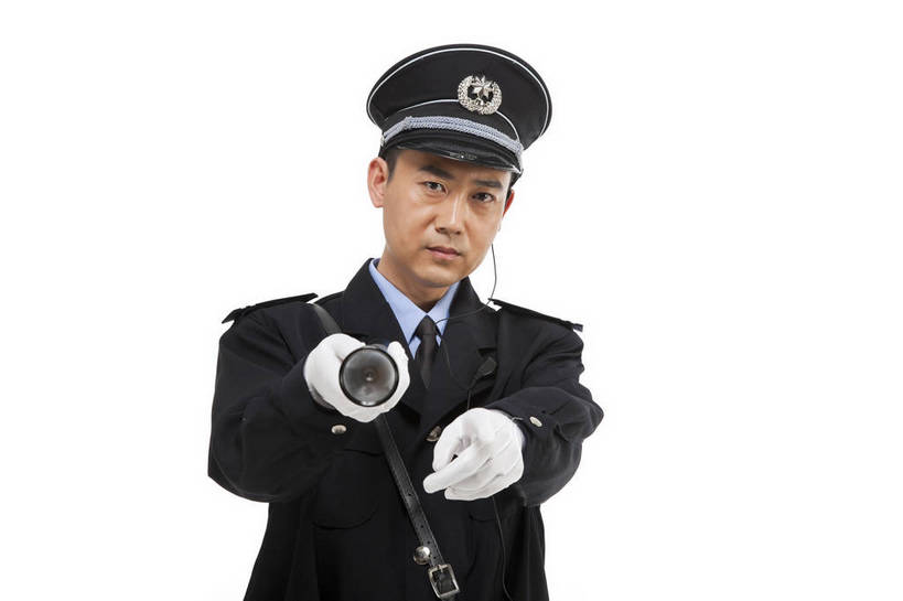 东方人,中年人,站,横图,彩色,室内,白天,白色背景,正面,商务,时尚,智慧,安全,成功,职员,北京,中国,仅一个人,正装,工作,图片,职业装,现代,工人,职业,成熟,自信,摄影,青春,巡逻,手电筒,精明,保卫,聪明,男人,男性,年轻男性,亚洲人,中国人,年轻人,白领,保安,商人,上班族,员工,半身,影棚拍摄,愉快,匠人,劳动者,体力工,白领阶层,办公室职员,bj174