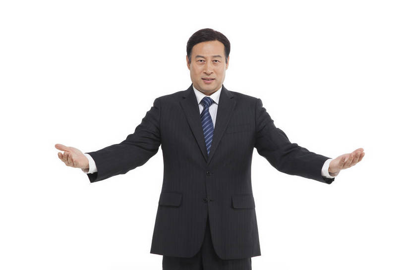 东方人,中年人,商务人士,商务男性,站,微笑,横图,彩色,室内,白天,白色背景,正面,衬衫,商务,时尚,智慧,成功,职员,北京,中国,仅一个人,套装,正装,欢迎,图片,职业装,现代,职业,成熟,自信,摄影,青春,商务装,工薪阶层,精明,聪明,男人,男性,中年男性,亚洲人,中国人,白领,商人,上班族,张开双臂,半身,影棚拍摄,衬衣,西服,愉快,白领阶层,办公室职员,bj174