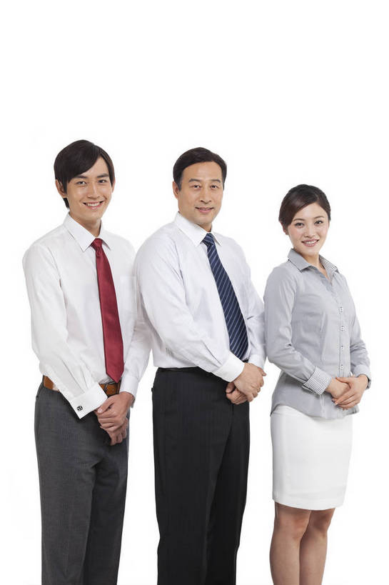 东方人,中年人,伙伴,商务人士,商务男性,商务女性,站,微笑,竖图,彩色,室内,白天,白色背景,侧面,衬衫,商务,时尚,友谊,智慧,成功,合作,团队,职员,北京,中国,套装,正装,图片,许多人,美丽,职业装,现代,一群人,职业,成熟,活力,可爱,美女,自信,摄影,青春,优雅,商务装,工薪阶层,端庄,精明,聪明,团结,友情,男人,男性,年轻男性,年轻女性,女人,女性,中年男性,亚洲人,中国人,年轻人,白领,商人,上班族,半身,影棚拍摄,衬衣,愉快,魅力,白领阶层,办公室职员,bj174