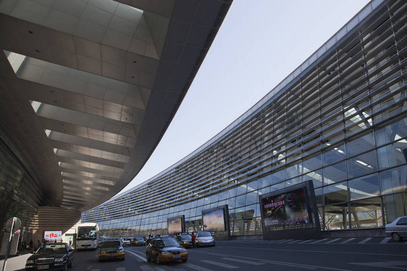 火车站,横图,彩色,室外,白天,旅游,美景,城市风光,道路,建筑,街道,路,公路,车站,北京,中国,图片,景观,交通,现代,景色,摄影,经济,候车厅,公共设施,公共场所,发展,繁荣,马路,旅行,北京南站,bj174