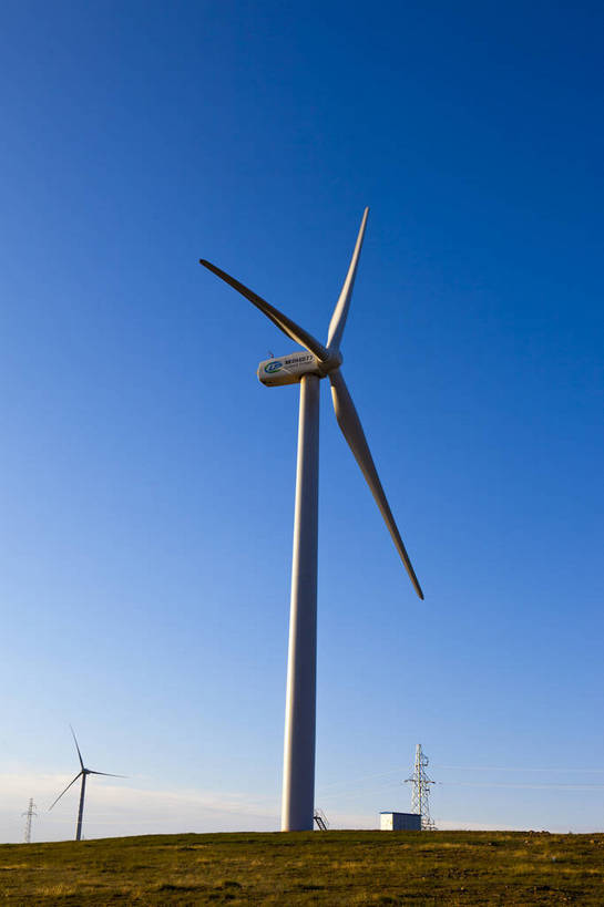 无人,竖图,彩色,室外,白天,旅游,度假,草地,草原,名胜古迹,田园,标志建筑,地标,建筑,风车,中国,亚洲,环保,遗迹,电力,图片,田野,古迹,文物,娱乐,建设,古建筑,蓝天,自然,平原,享受,休闲,旅游胜地,放松,蒙,摄影,风光,古文明,东亚,内蒙古,包头,中华人民共和国,华北地区,内蒙古自治区,包头市,风力发电,旅行,达尔罕茂明安联合旗,达茂旗,希拉穆仁草原,bj174