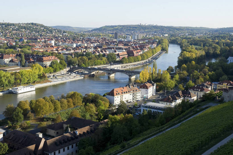 无人,横图,彩色,室外,白天,旅游,度假,名胜古迹,标志建筑,城市,地标,建筑,德国,遗迹,图片,城镇,古城,建筑群,桥,古典,古迹,文物,娱乐,建设,古建筑,享受,休闲,旅游胜地,放松,摄影,风光,河畔,古文明,维尔茨堡,河,旅行,美因河,居住区,bj174