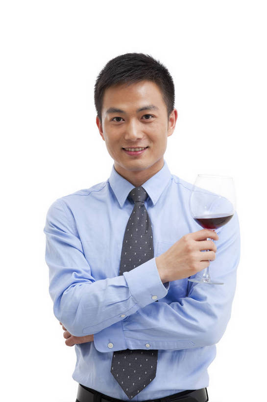 红酒,东方人,商务人士,商务男性,站,微笑,竖图,彩色,室内,白天,抠图,白色背景,正面,衬衫,商务,时尚,成功,职员,上海,中国,仅一个人,套装,正装,图片,现代,酒杯,职业,成熟,自信,举杯,摄影,青春,商务装,工薪阶层,精明,男人,男性,年轻男性,亚洲人,中国人,年轻人,白领,商人,上班族,半身,影棚拍摄,衬衣,愉快,白领阶层,办公室职员,bj174