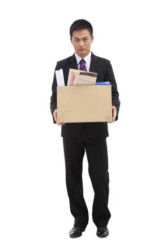 东方人,商务人士,商务男性,站,竖图,彩色,室内,白天,抠图,白色背景,正面,衬衫,西装,商务,时尚,成功,职员,上海,中国,仅一个人,套装,正装,图片,文件,纸箱,现代,职业,成熟,自信,摄影,抱着,青春,忧郁,商务装,工薪阶层,精明,失业,男人,男性,年轻男性,亚洲人,中国人,年轻人,白领,商人,上班族,全身,影棚拍摄,衬衣,愉快,白领阶层,办公室职员,bj174